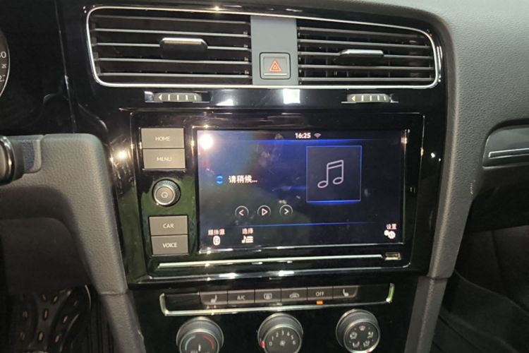 Volkswagen Golf 2019 #13 Volkswagen Golf 2019 car image #13