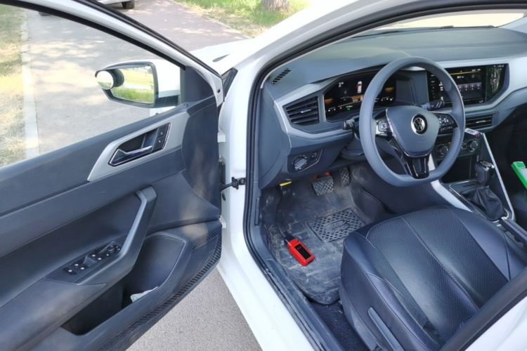Volkswagen Polo 2023 car image #12
