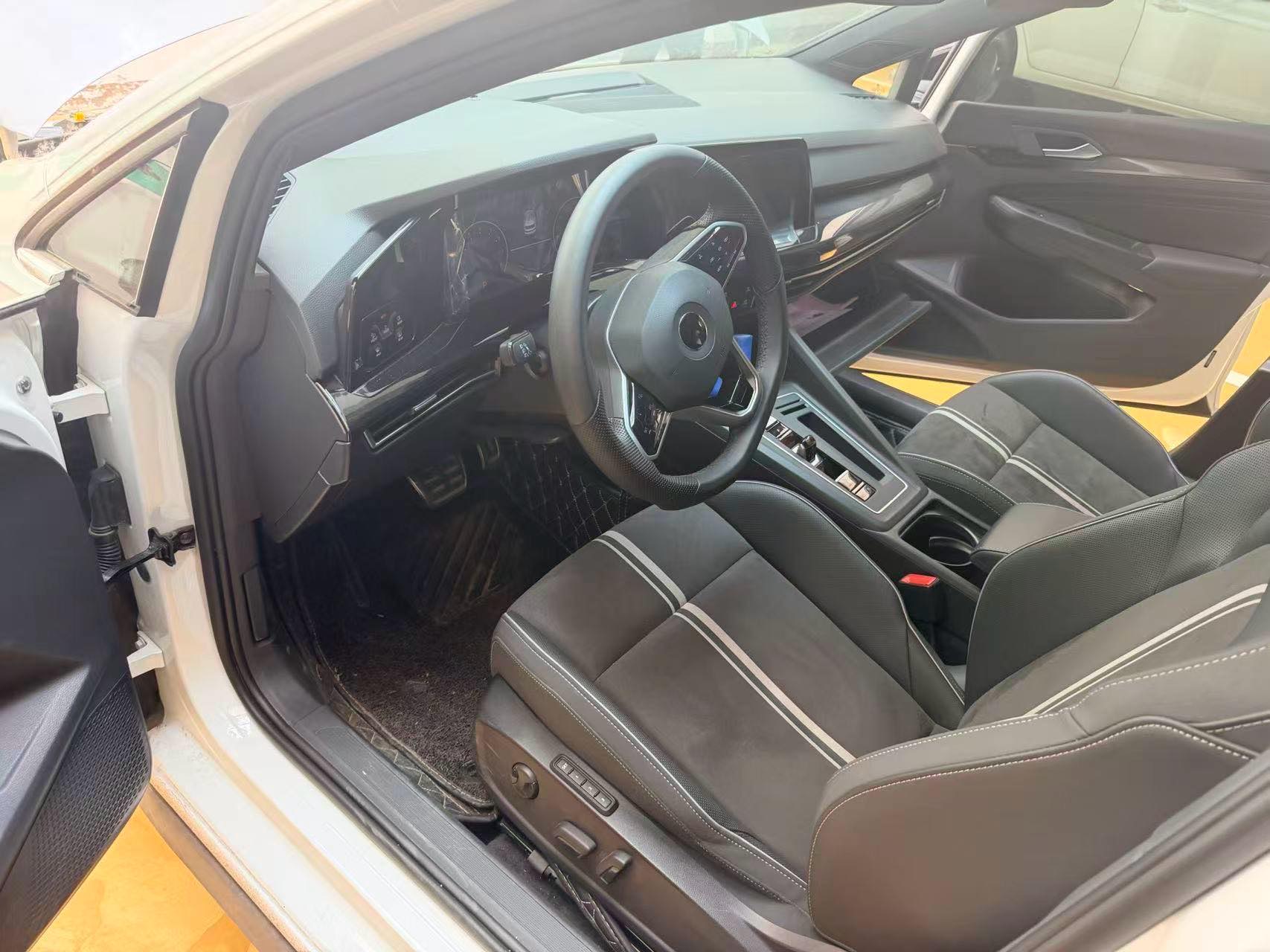 Volkswagen Golf 2024 car image #4