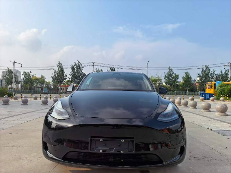 Tesla Model Y 2023 #2 Tesla Model Y 2023 صورة سيارة #2