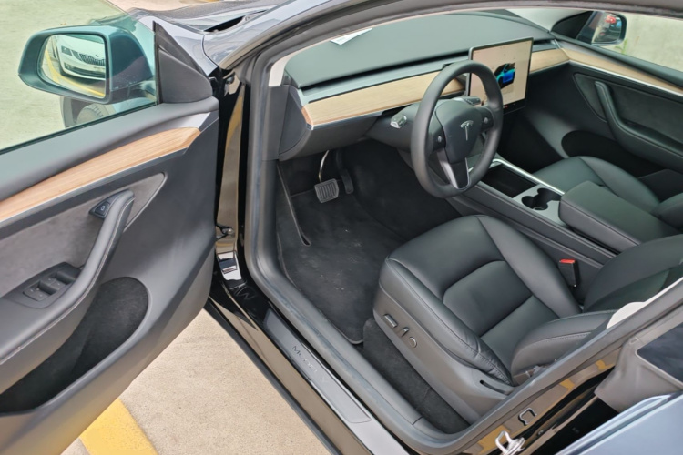 Tesla Model Y 2022 #12 Tesla Model Y 2022 car image #12