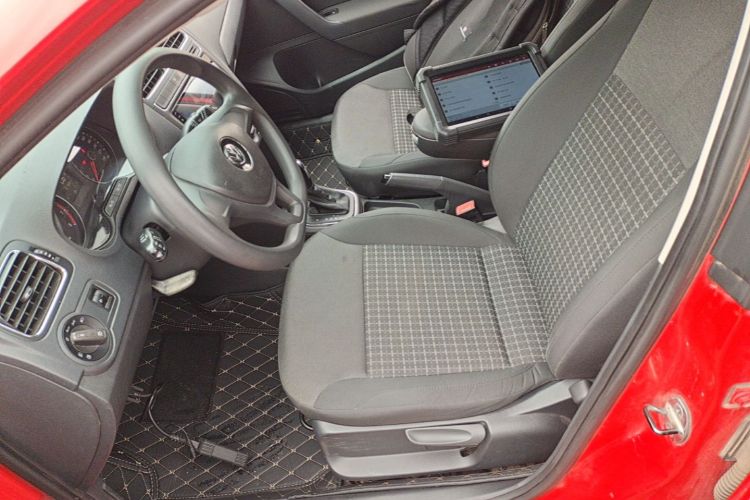 Volkswagen Polo 2014 car image #15