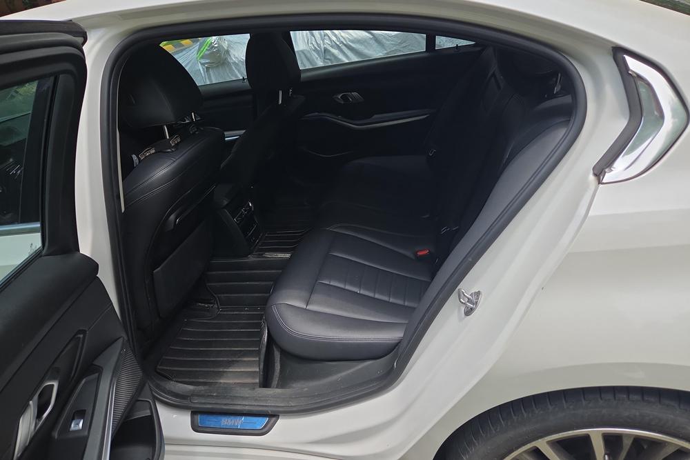 BMW 3 Series 2019 #16 BMW 3 Series 2019 car image #16