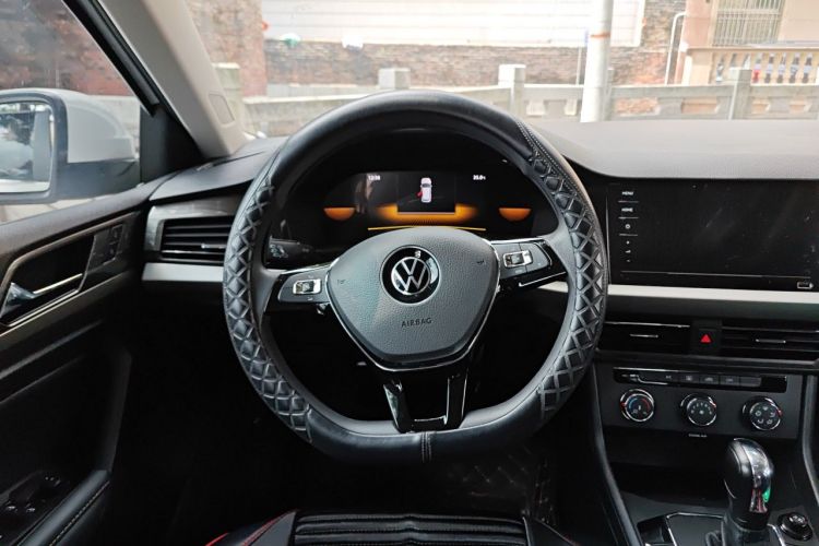 Volkswagen Lavida 2021 car image #11