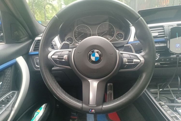 BMW 3 Series 2018 car image #12