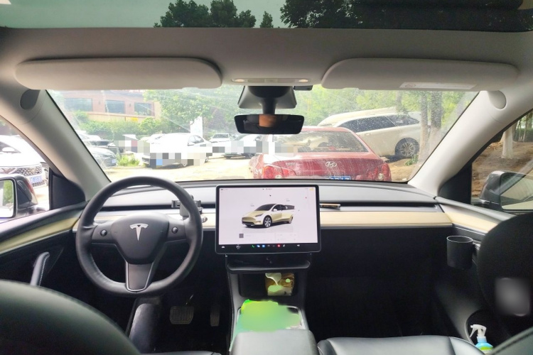 Tesla Model Y 2023 #12 Tesla Model Y 2023 car image #12