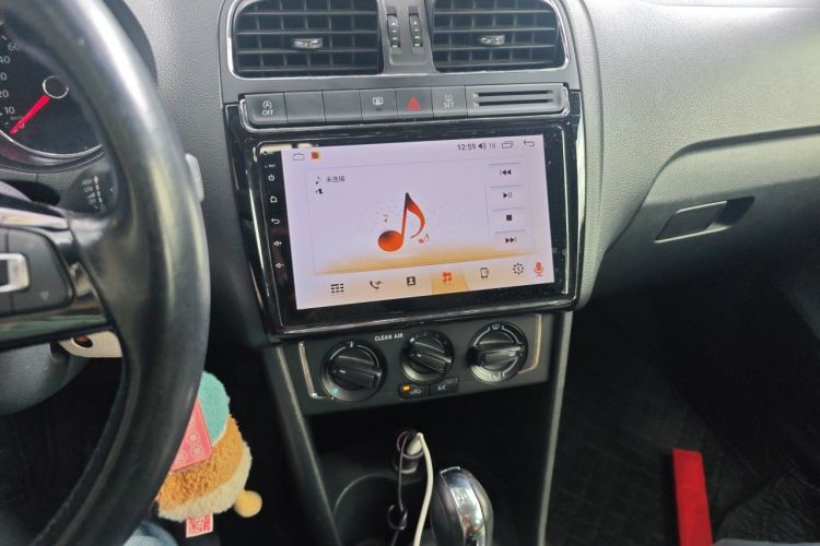 Volkswagen Polo 2019 car image #13