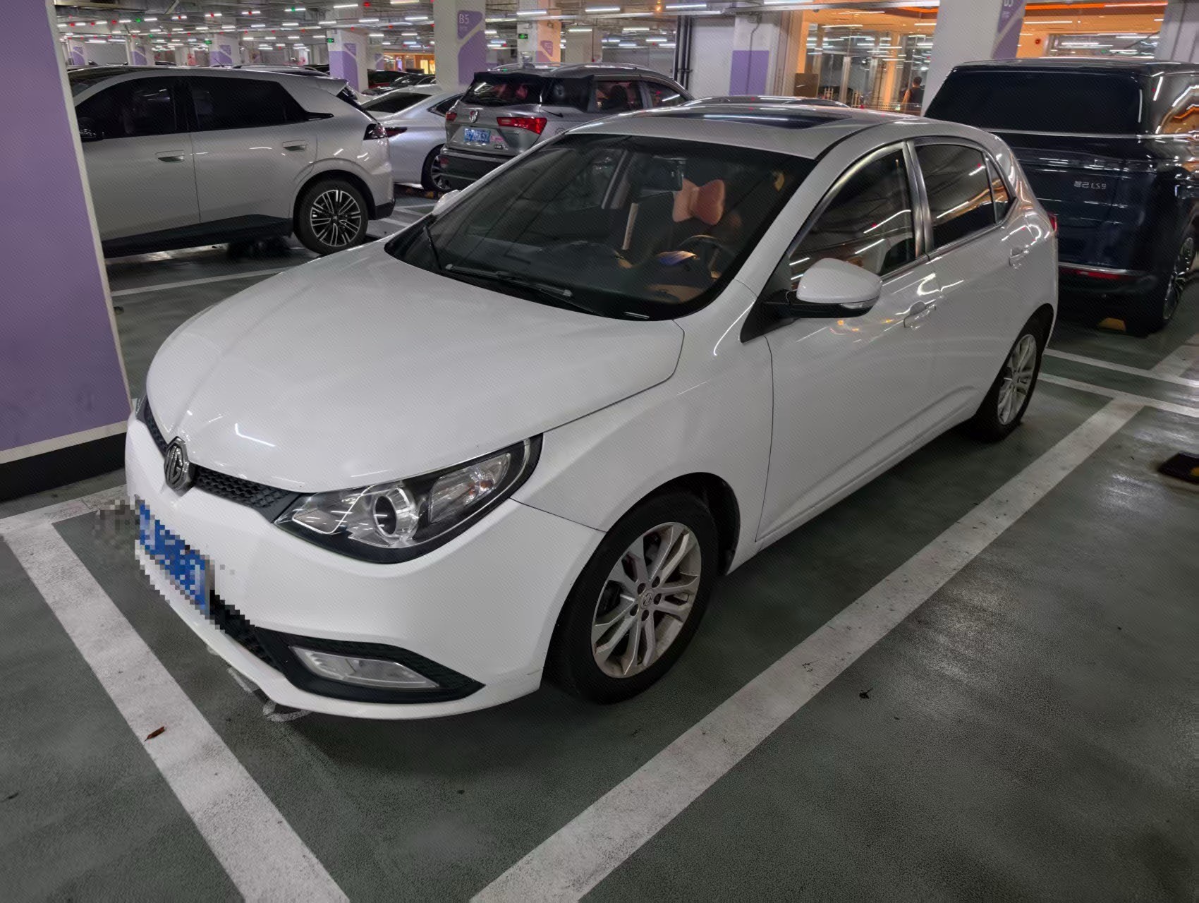 MG 5 2013 MG 5 2013 car image