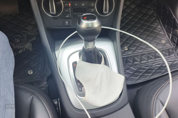 Audi Q3 2017 #16 Audi Q3 2017 car image #16