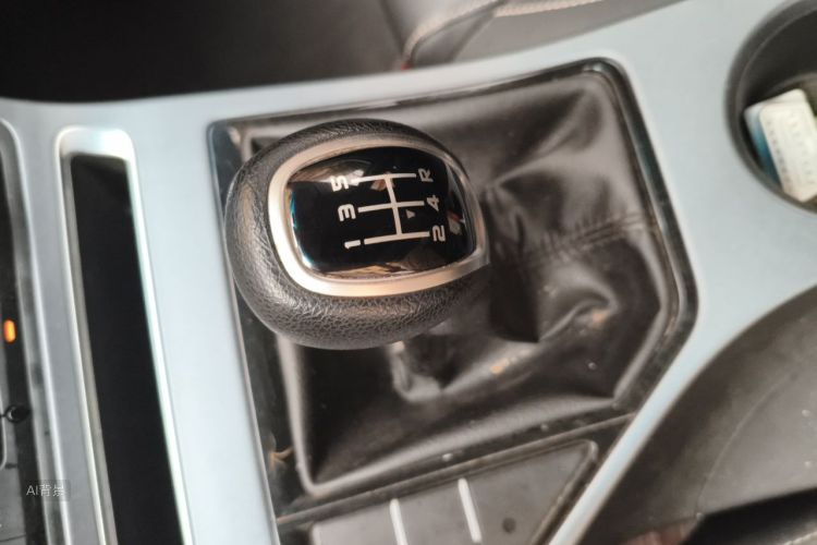 GEELY Emgrand 2019 #16 GEELY Emgrand 2019 car image #16