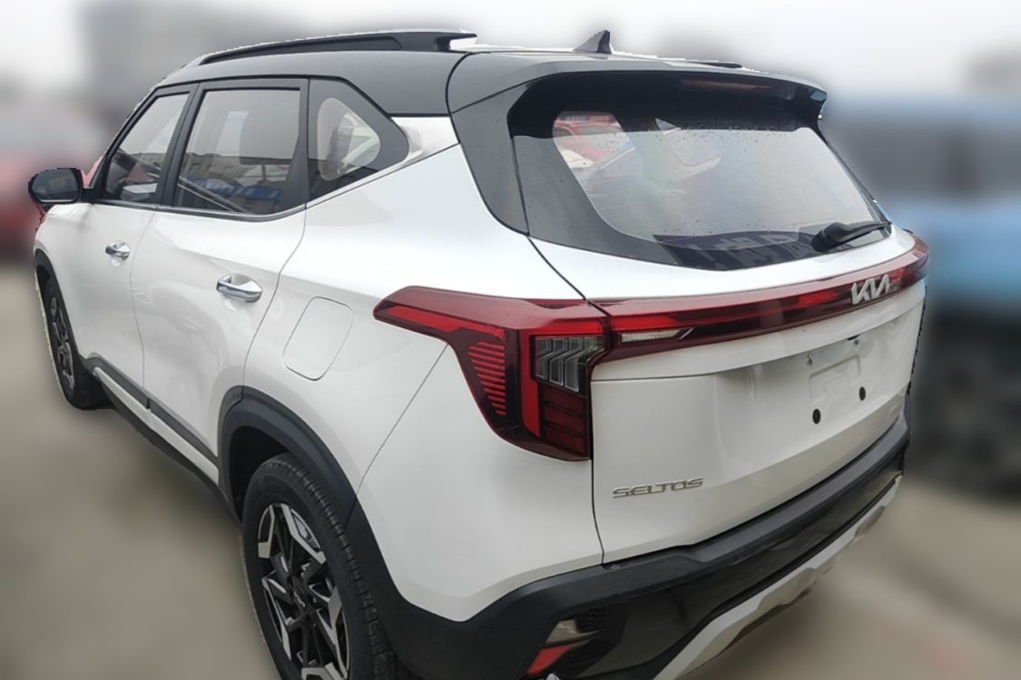 Kia Seltos 2023 car image #3