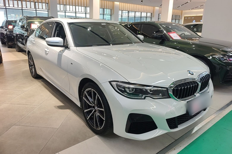 BMW 3 Series 2021 #6 BMW 3 Series 2021 immagine di auto #6