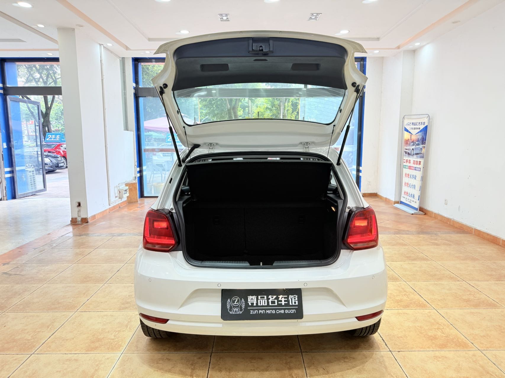 Volkswagen Polo 2014 car image #13
