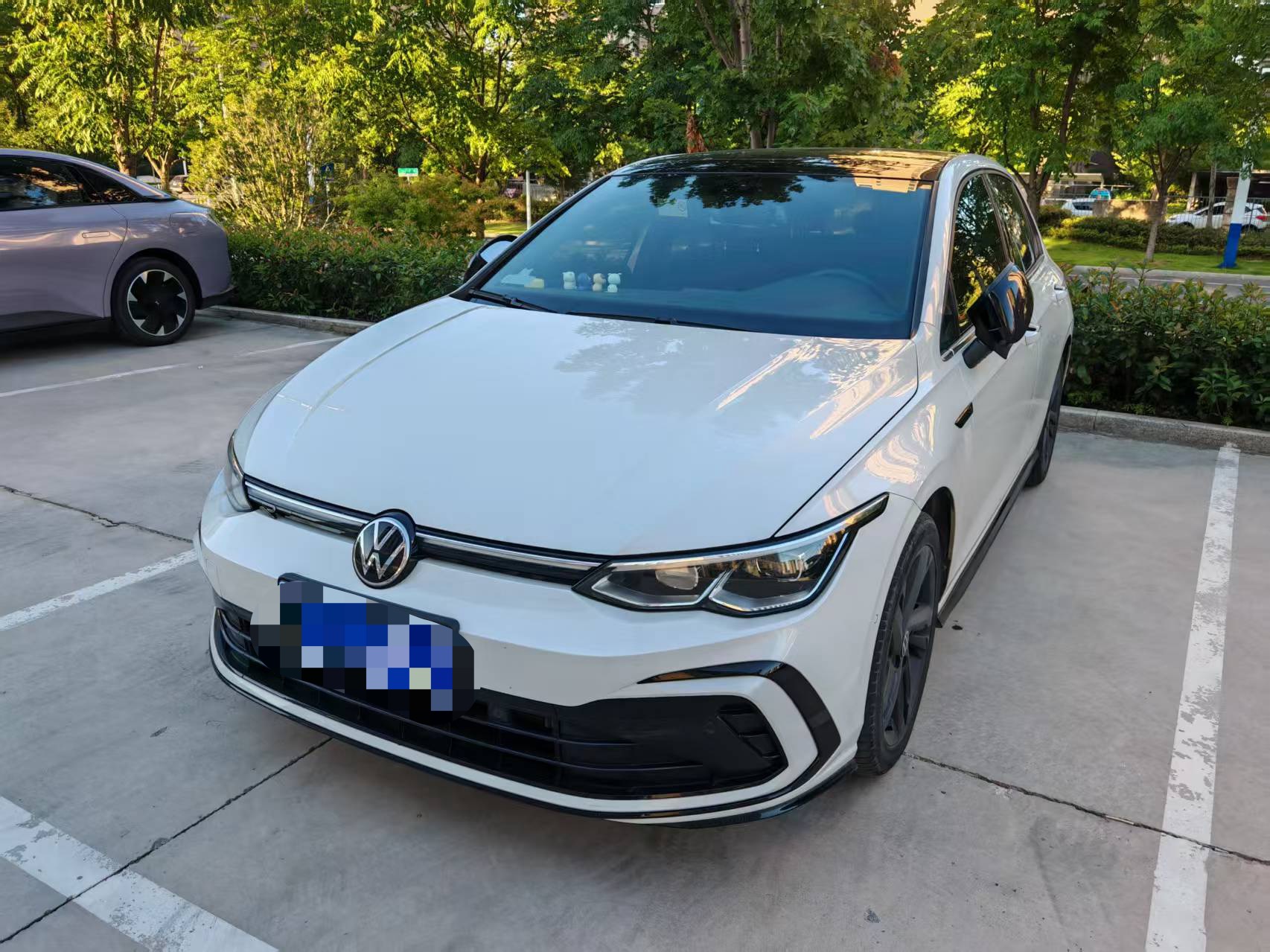 Volkswagen Golf 2022 car image #2