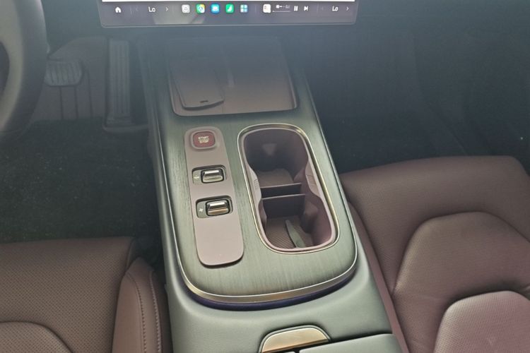 MI SU7 2025 car image #14