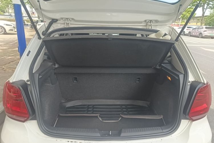 Volkswagen Polo 2017 car image #19