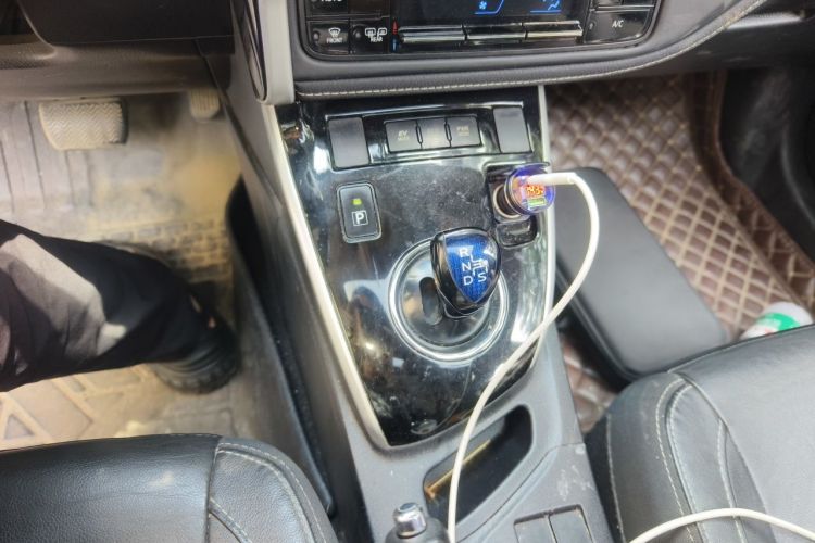 Toyota Corolla 2018 immagine di auto #14
