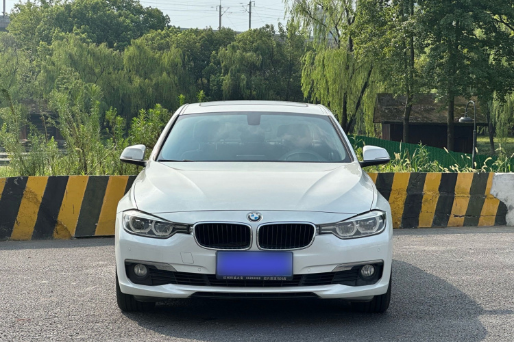 BMW 3 Series 2017 #4 BMW 3 Series 2017 car image #4