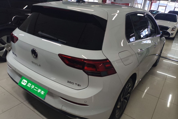 Volkswagen Golf 2022 car image #5