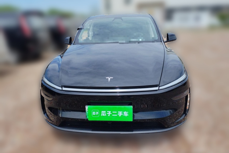 Tesla Model Y 2025 immagine di auto #3