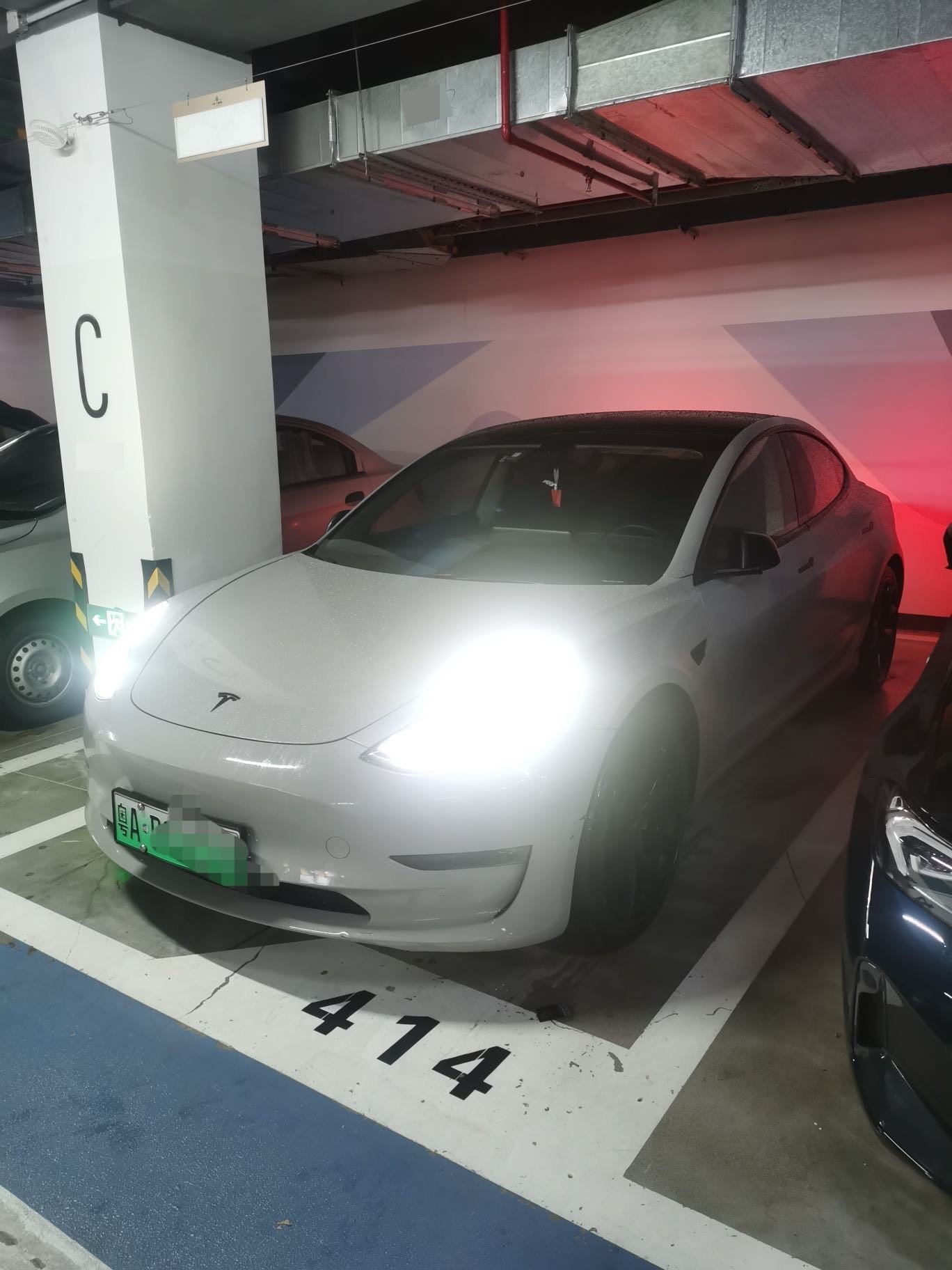 Tesla Model 3 2020 car image 