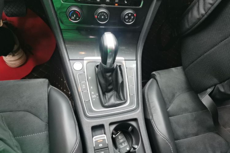 Volkswagen Golf 2018 #14 Volkswagen Golf 2018 car image #14