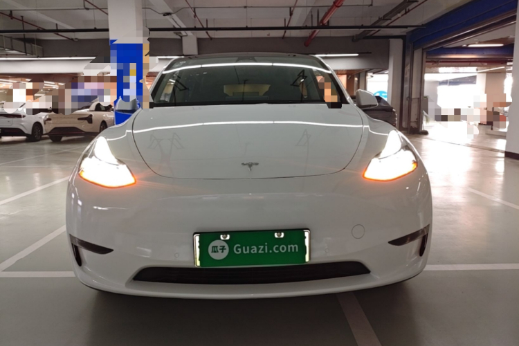 Tesla Model Y 2023 #3 Tesla Model Y 2023 car image #3