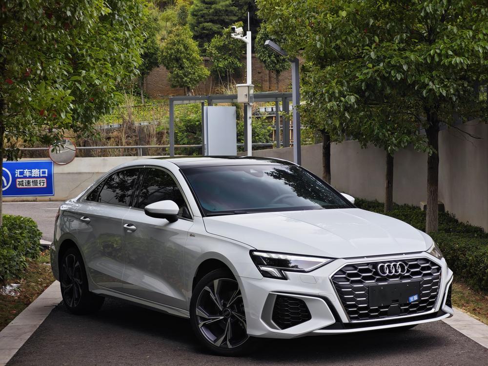 Audi A3 2024 immagine di auto #3