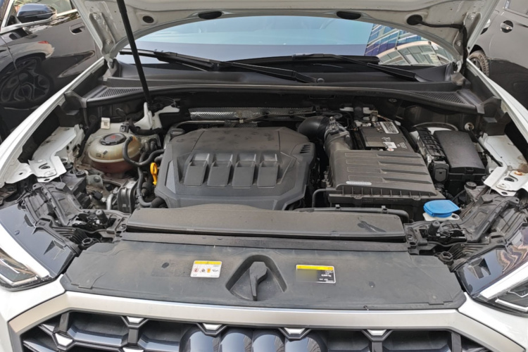 Audi Q3 2022 car image #22