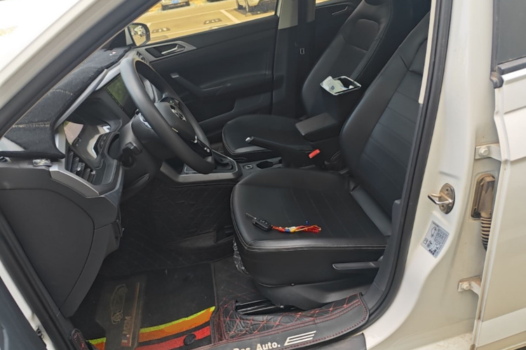 Volkswagen Polo 2020 car image #19