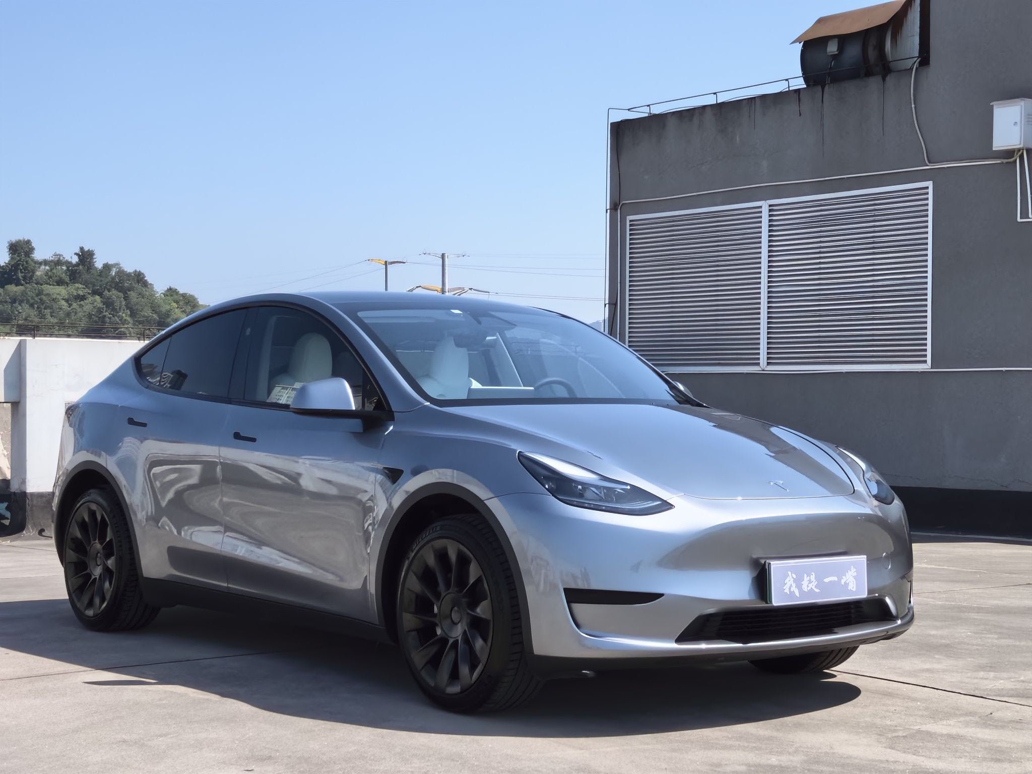 Tesla Model Y 2024 #2 Tesla Model Y 2024 car image #2