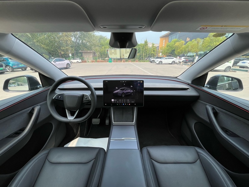 Tesla Model Y 2025 car image #6
