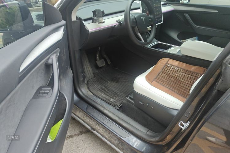 Tesla Model Y 2024 #18 Tesla Model Y 2024 car image #18