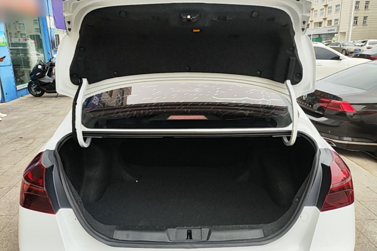 GEELY Emgrand 2020 #19 GEELY Emgrand 2020 car image #19