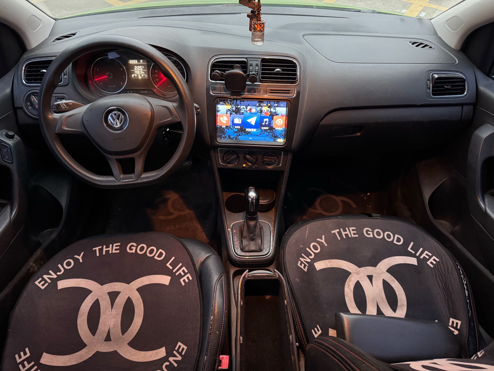 Volkswagen Polo 2015 car image #5