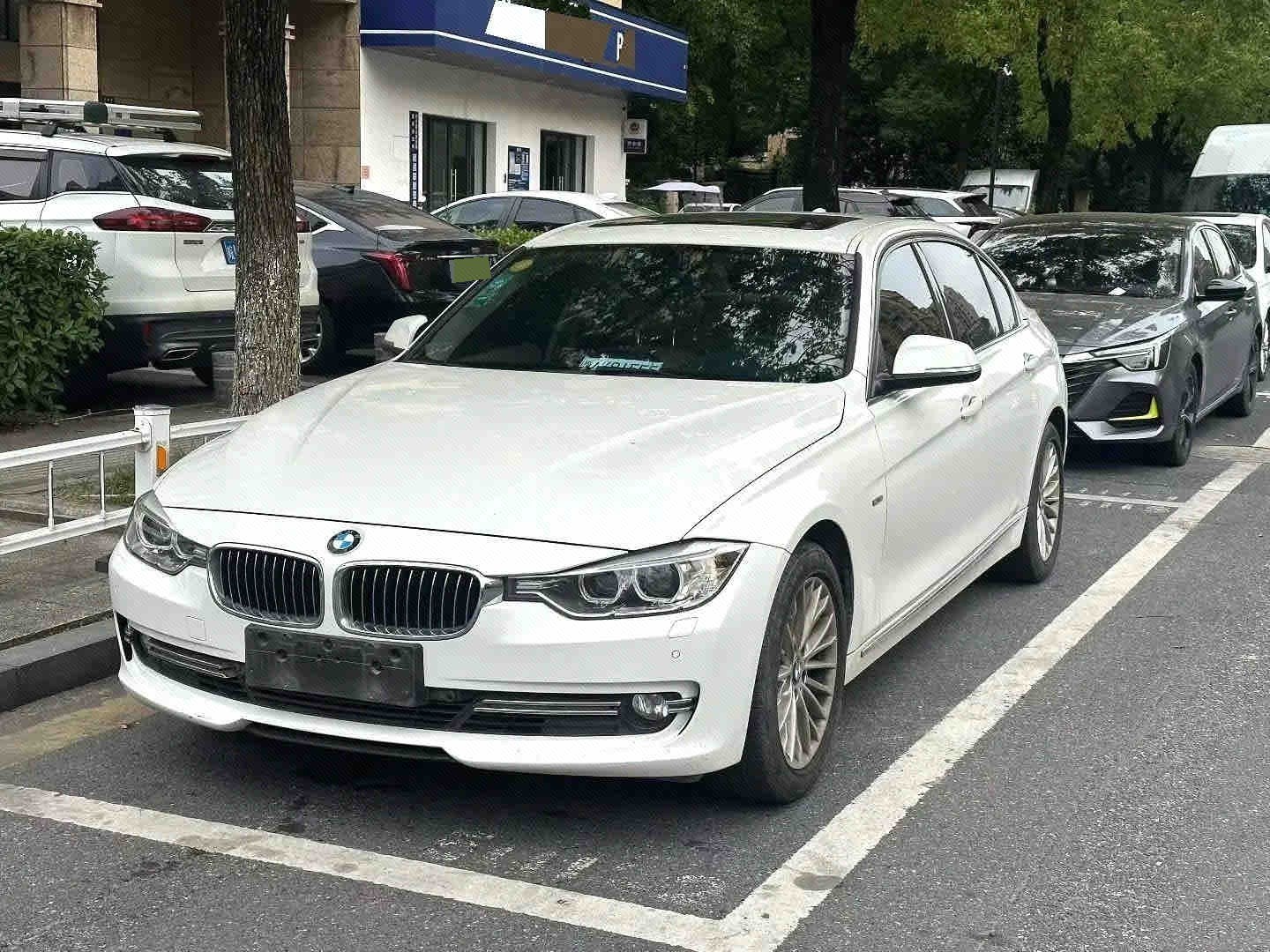 BMW 3 Series 2014 BMW 3 Series 2014 car image