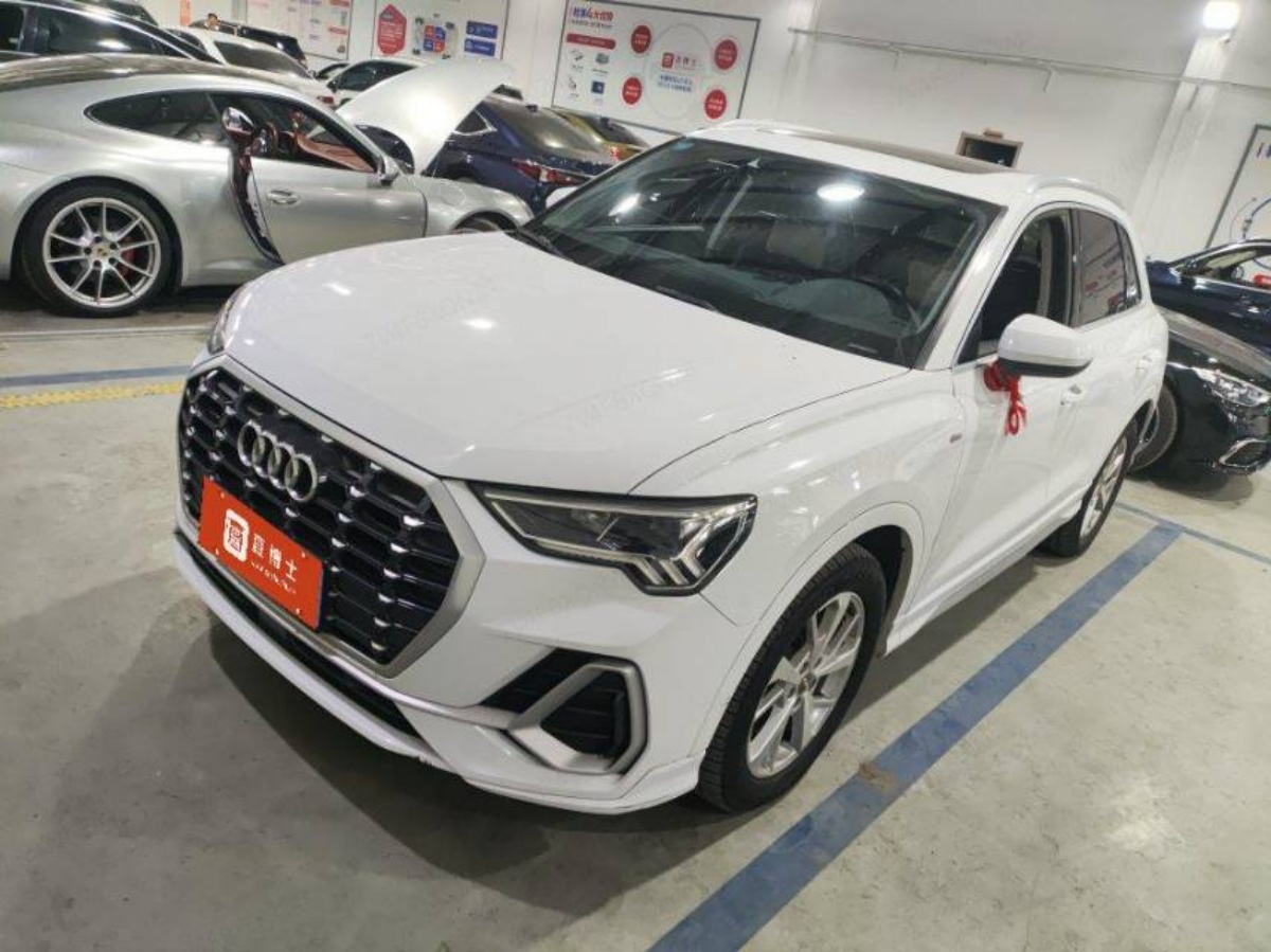 Audi Q3 2019 car image 