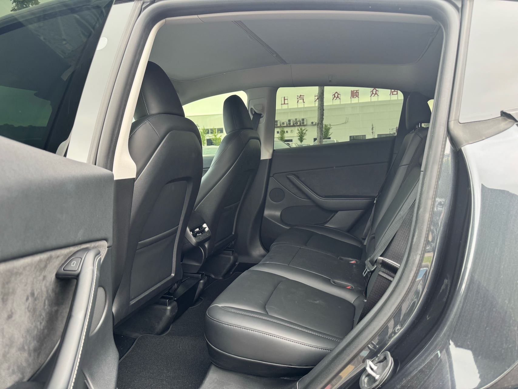 Tesla Model Y 2024 #3 Tesla Model Y 2024 car image #3