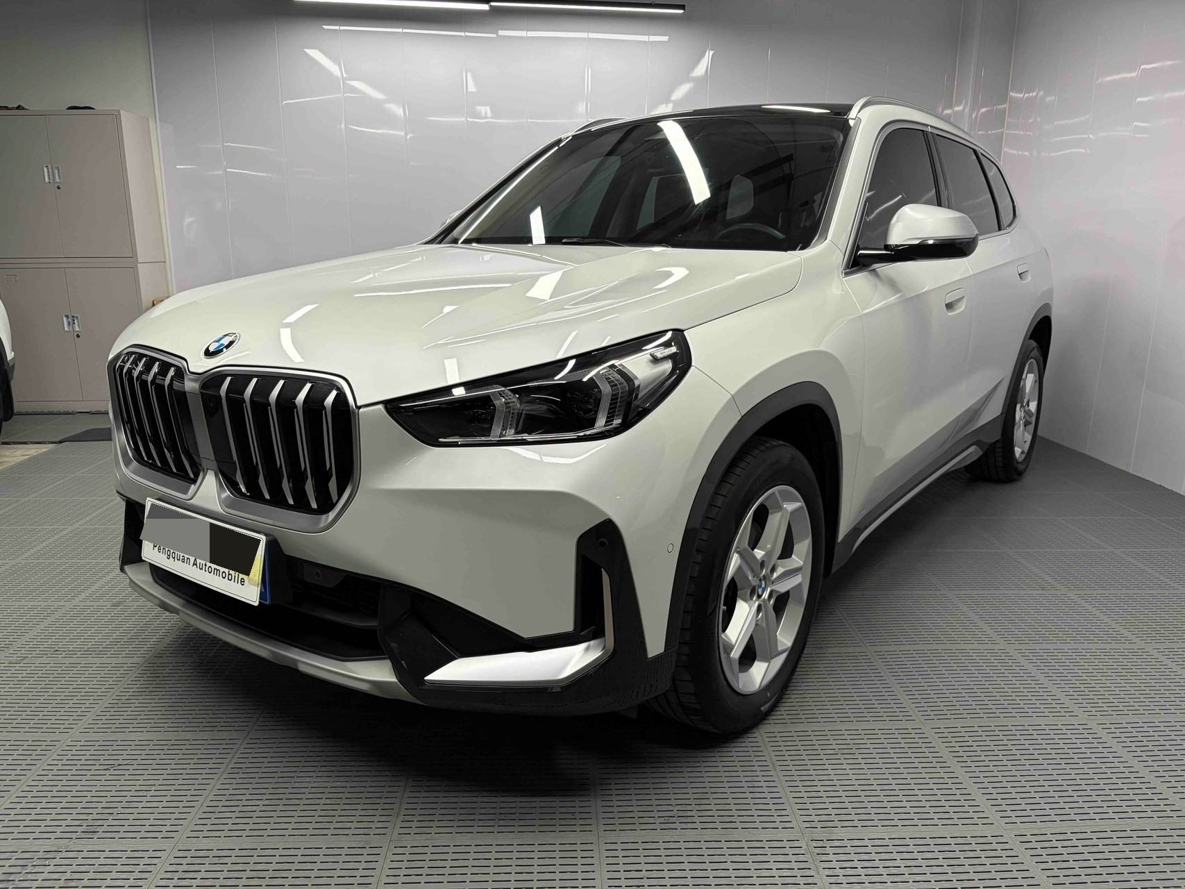 BMW X1 2023 car image 