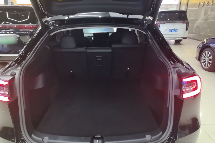 Tesla Model Y 2023 #19 Tesla Model Y 2023 car image #19