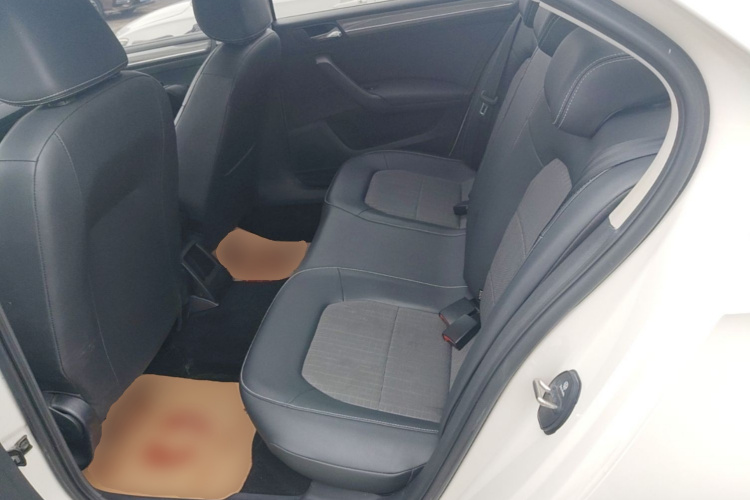 Volkswagen Santana 2018 car image #17