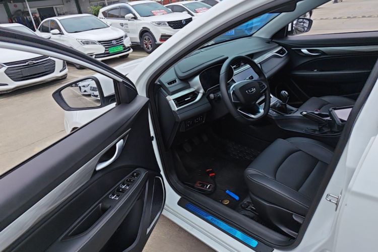 GEELY Emgrand 2020 #16 GEELY Emgrand 2020 car image #16