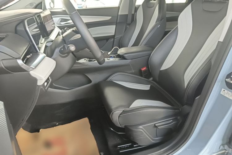 GEELY Binray 2024 immagine di auto #15