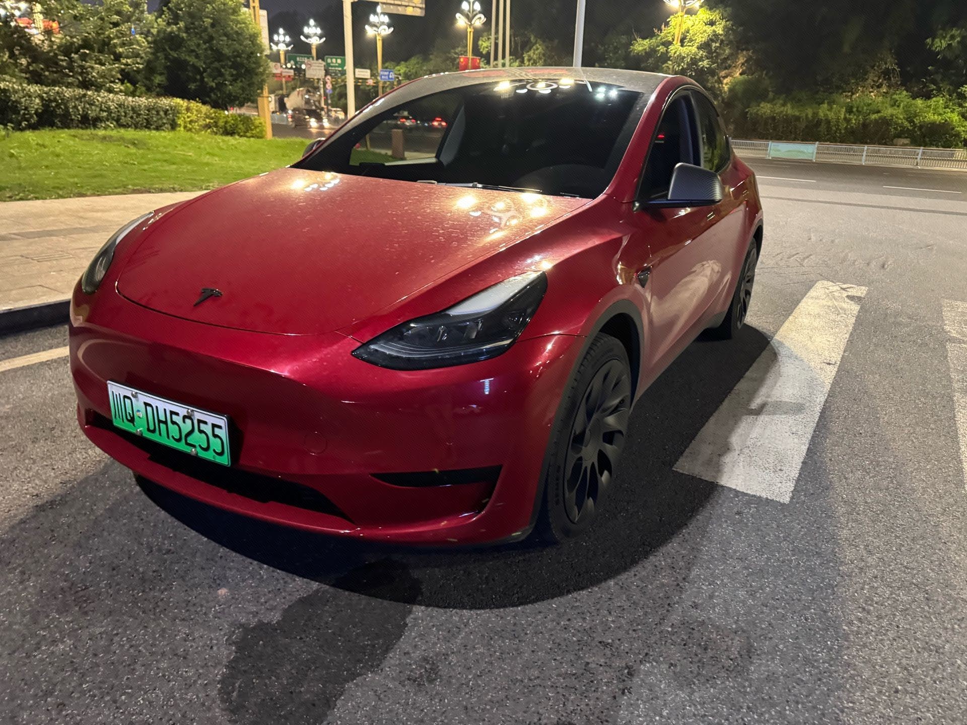 Tesla Model Y 2022 immagine di auto 