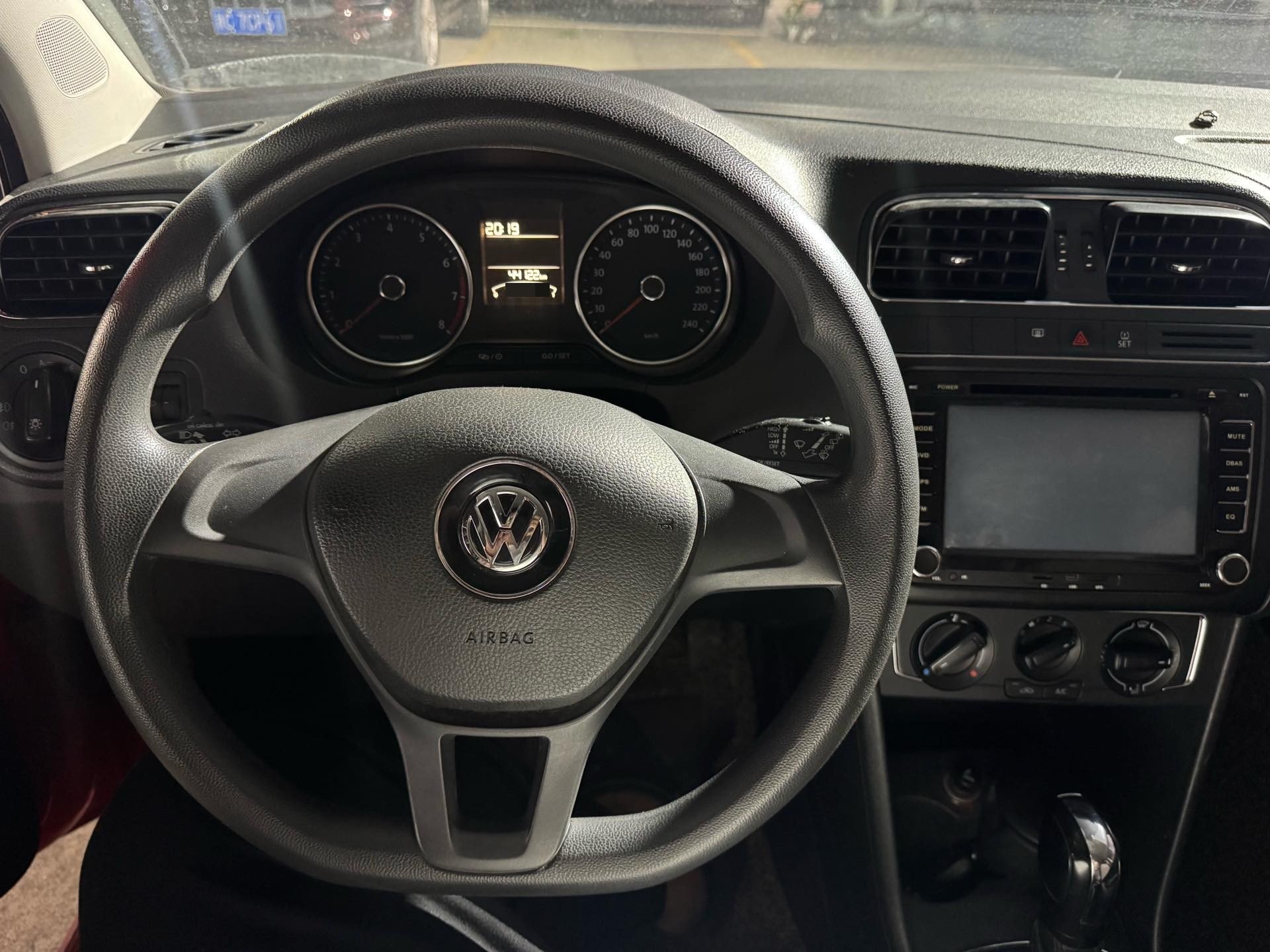 Volkswagen Polo 2015 immagine di auto #2