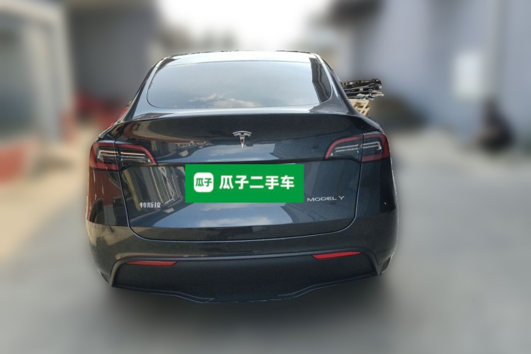 Tesla Model Y 2024 car image #4