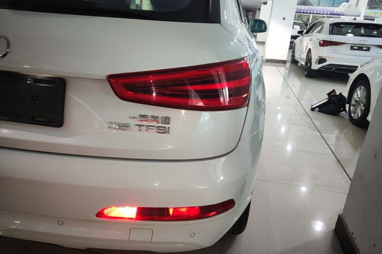 Audi Q3 2014 #8 Audi Q3 2014 car image #8