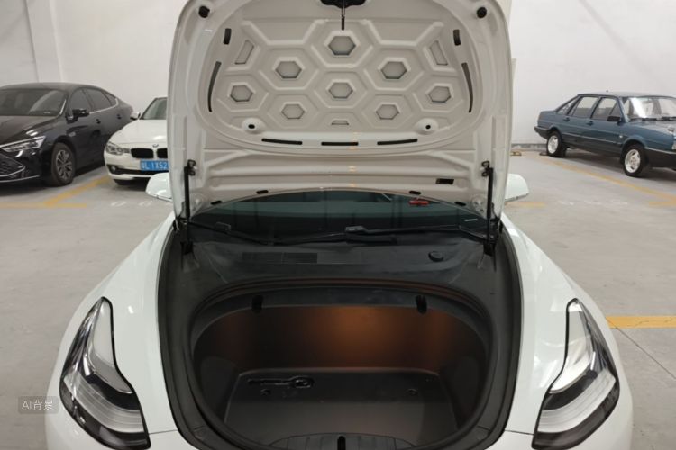 Tesla Model 3 2020 car image #23