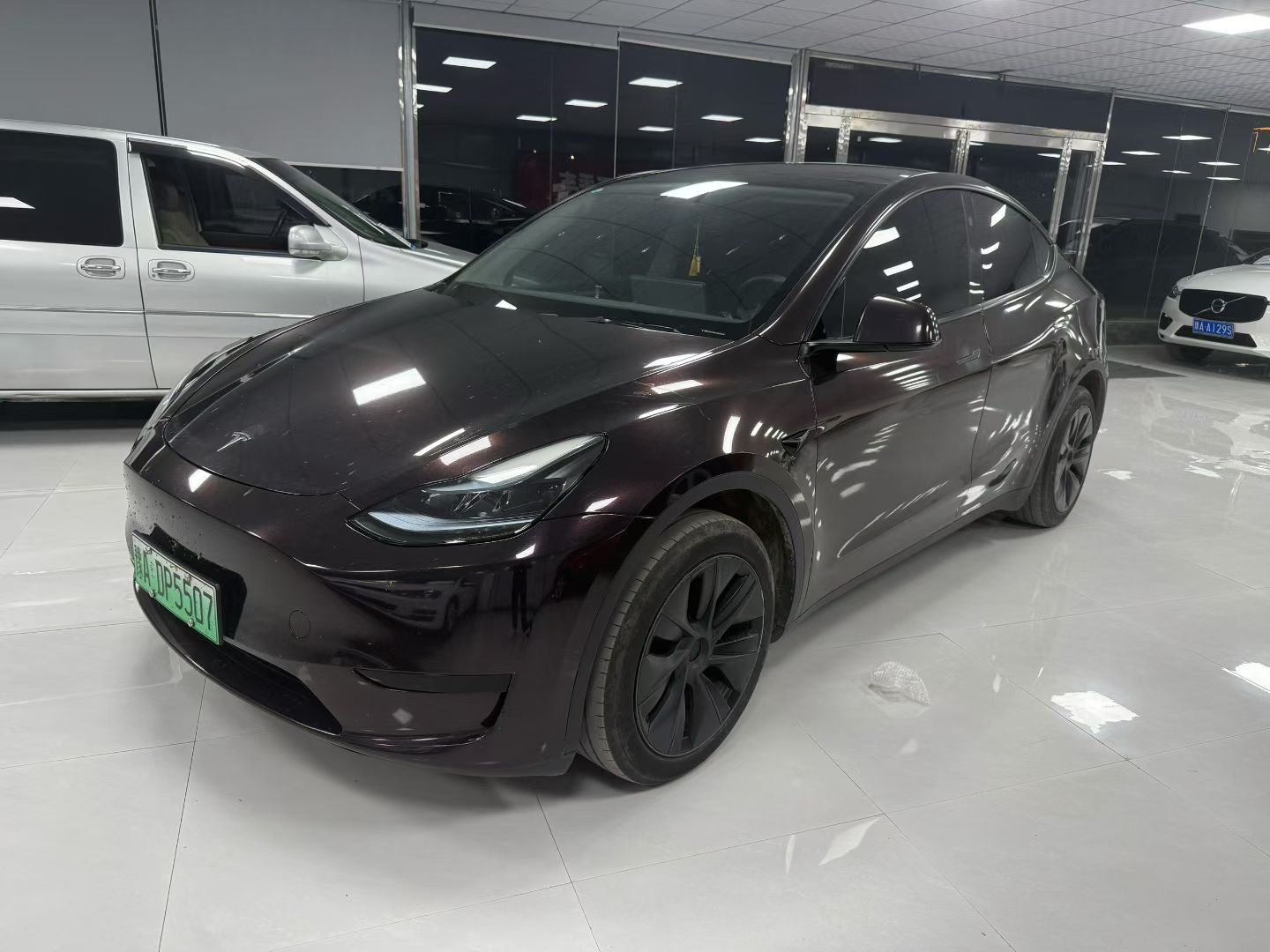 Tesla Model Y 2024 Tesla Model Y 2024 car image