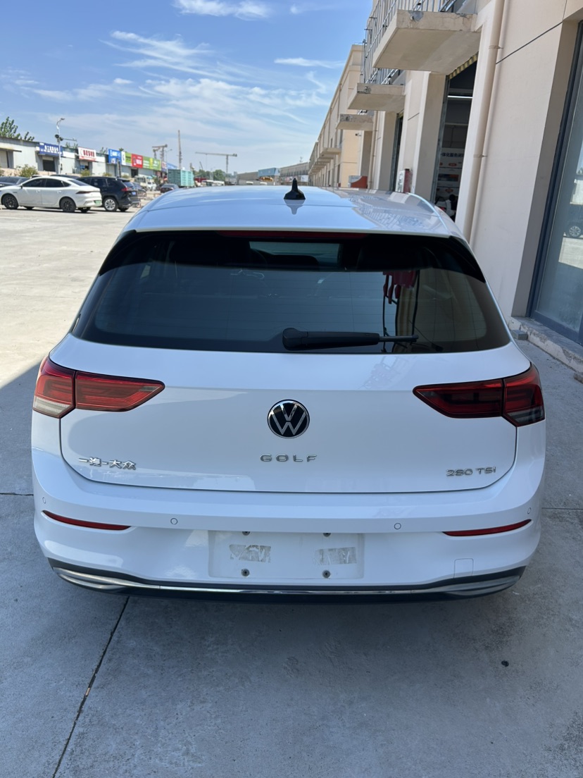 Volkswagen Golf 2023 صورة سيارة #4